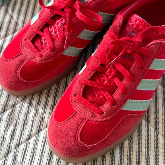 *WORN ONCE* Adidas Original Gazelle Indoor Sneakers - RED - Picture 5 of 5